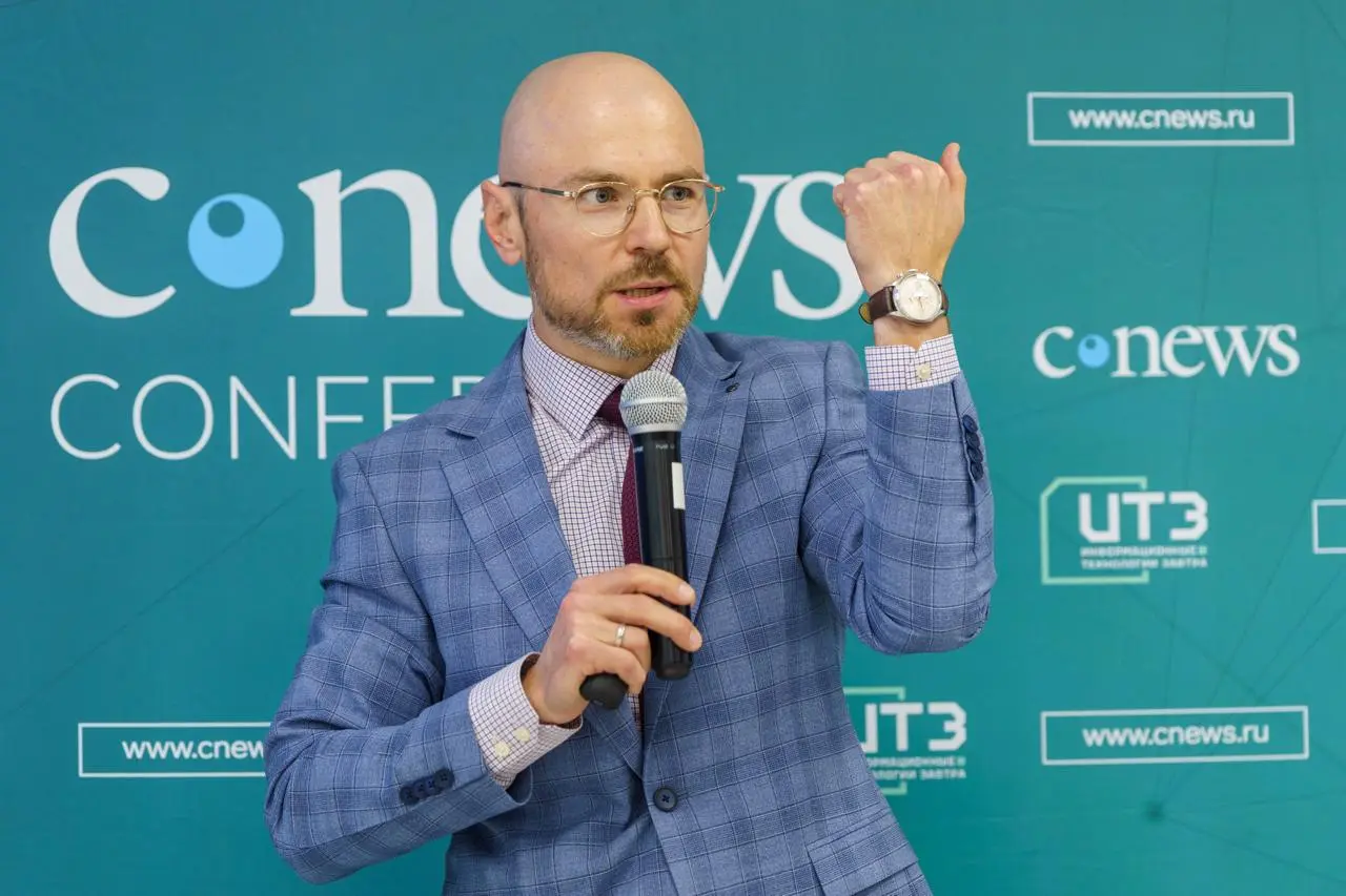 Баба Яга на CNews
Модерировал секцию «ИИ — доступная технология или дорогая игрушка?» на CNews. В середине взял на себя роль спикера | Сетка — социальная сеть от hh.ru