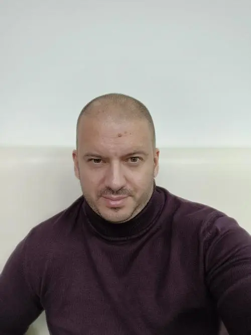 Андрей Попов