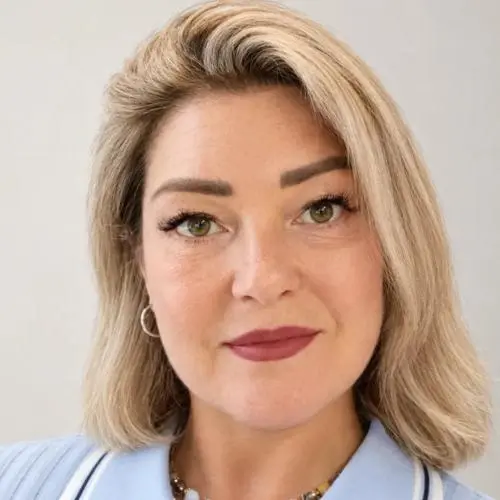 Елена Прошакова