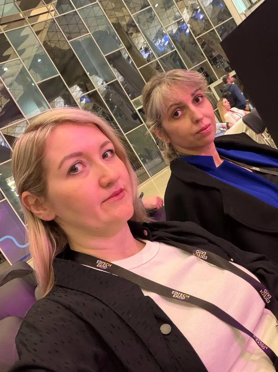 Сегодня поехали в Сколково на EDTECH EXPO 2026
Во первых мы впервые встретились в живую с Аней, с кем работаем больше 4 лет | Сетка — социальная сеть от hh.ru