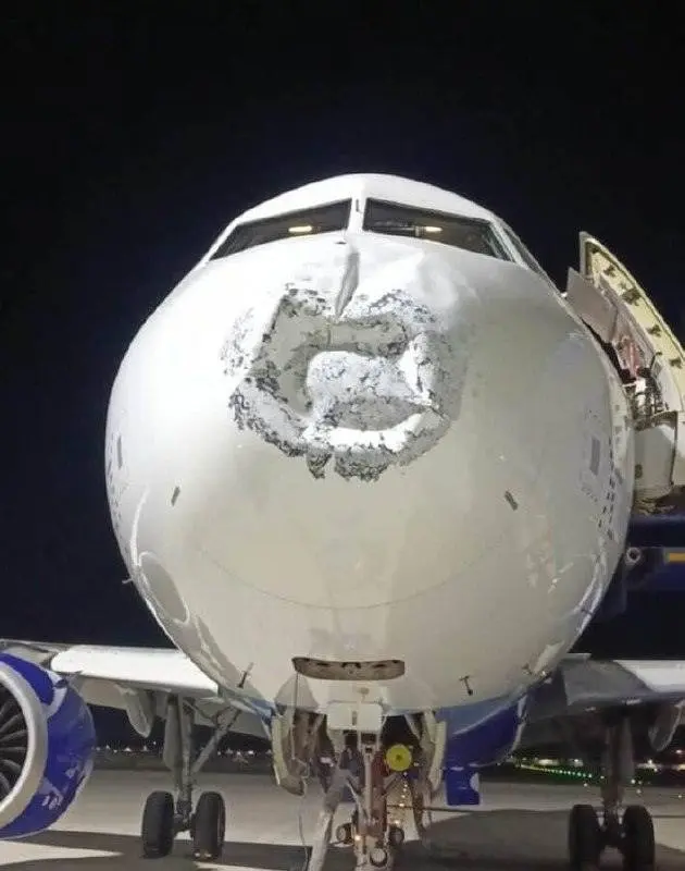 Молния ударила в самолет в небе над Индией ✈️⚡ | Сетка — социальная сеть от hh.ru