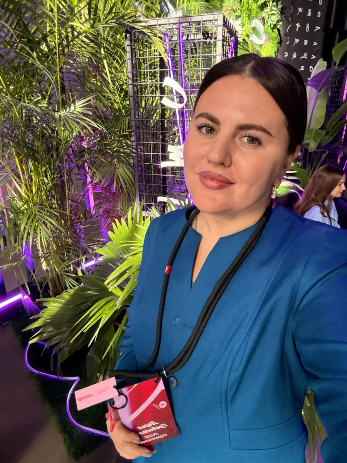 Сегодня на HEADConf от HH.ru
Такой крутой уровень мероприятия! Оно еще только началось, а я уже в восторге | Сетка — социальная сеть от hh.ru