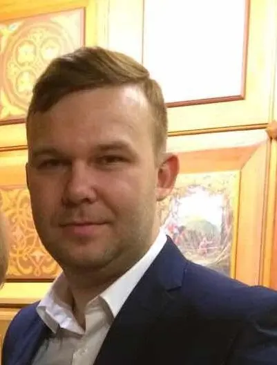 Денис Резвов