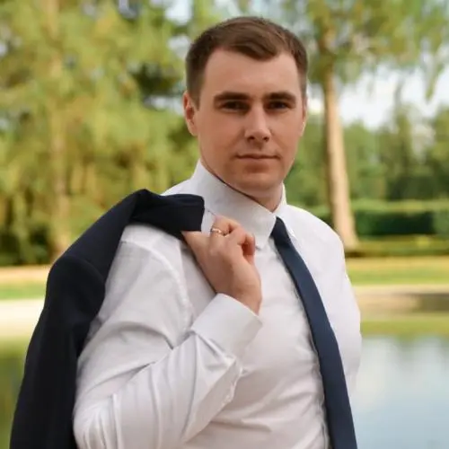 Олег Бисов