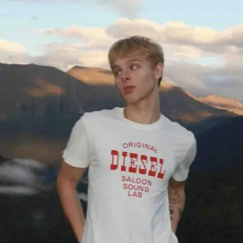 Руслан Головин