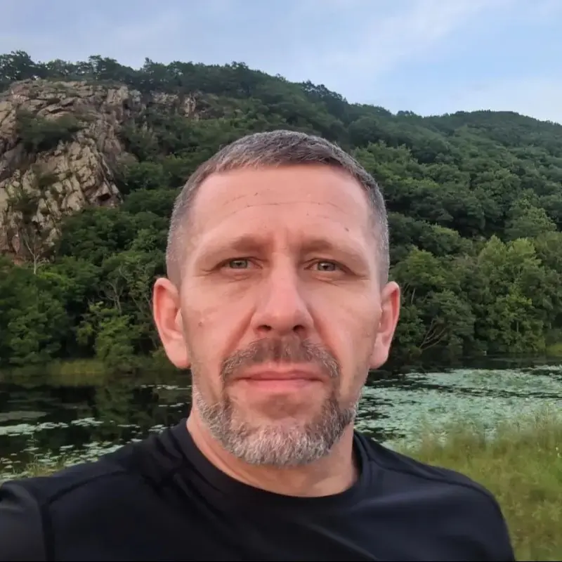 Петр Савалюк