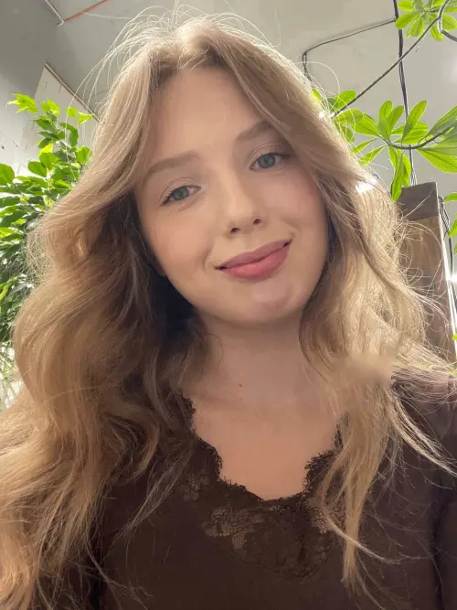Анна Потанина