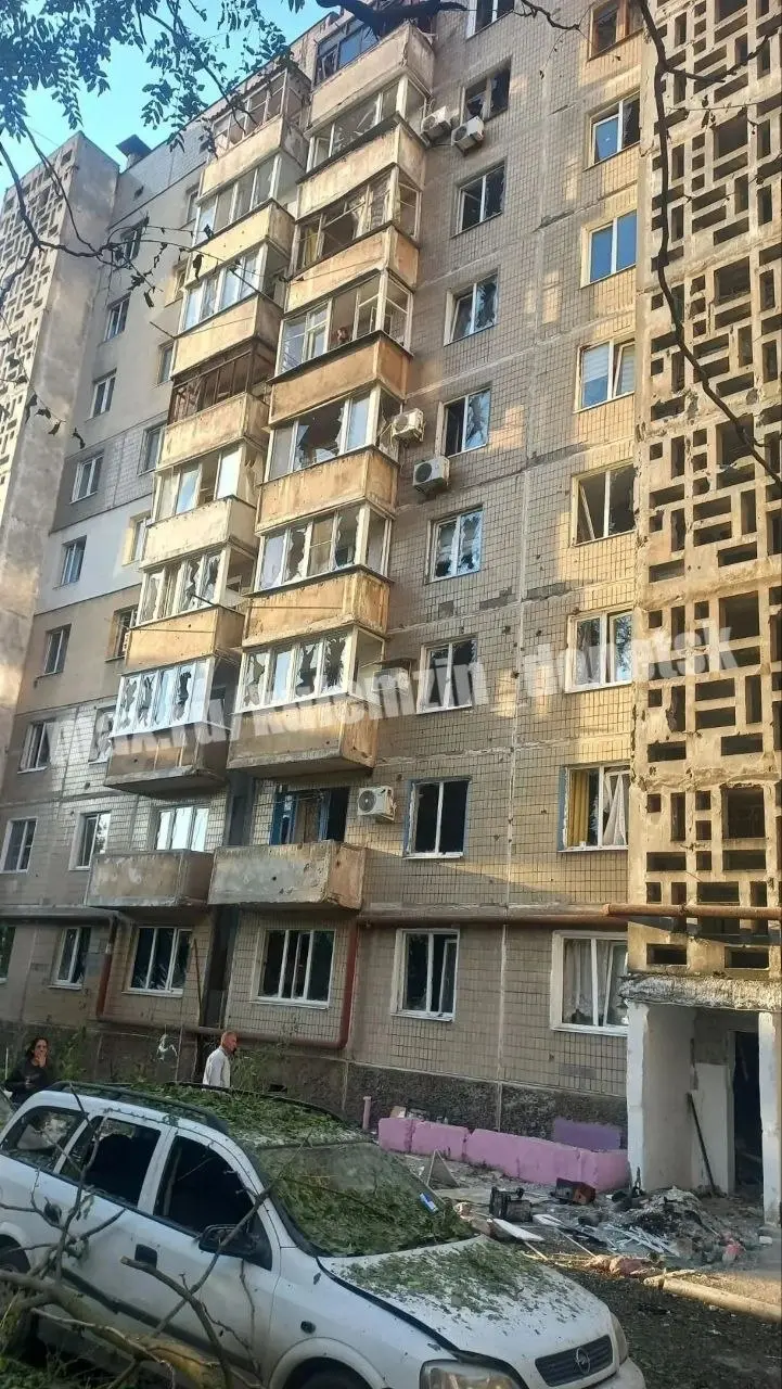 ⚡️ По поступившей информации, в результате атаки БПЛА в Киевском районе ранение получила женщина 1967 г.р.
⚫️ Пострадавшей оказана квалифицированная медицинская помощь | Сетка — социальная сеть от hh.ru