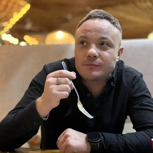 Денис Бажин