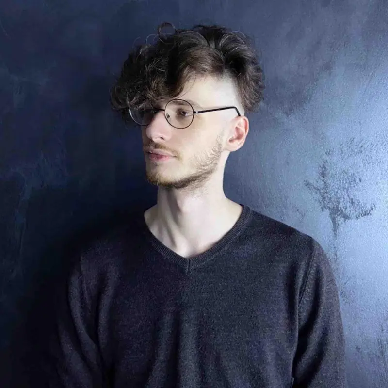 Дмитрий Угаров