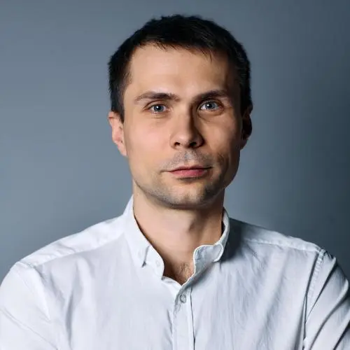 Роман Петров