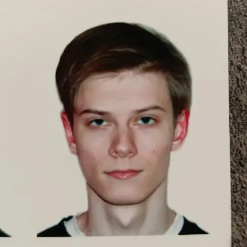Максим Хомутов