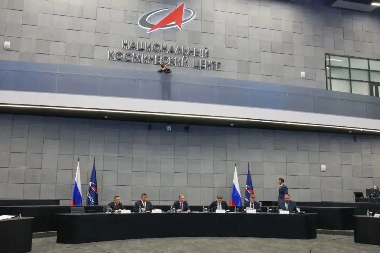 Глава Минстроя России Ирек Файзуллин принял участие в заседании наблюдательного совета Госкорпорации «Роскосмос»
Заседание прошло под председательством первого заместителя Председателя Правительства Р... | Сетка — социальная сеть от hh.ru