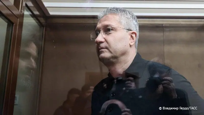 Тимур Иванов арест продлен: экс-замминистра оставят за решет | Сетка — социальная сеть от hh.ru