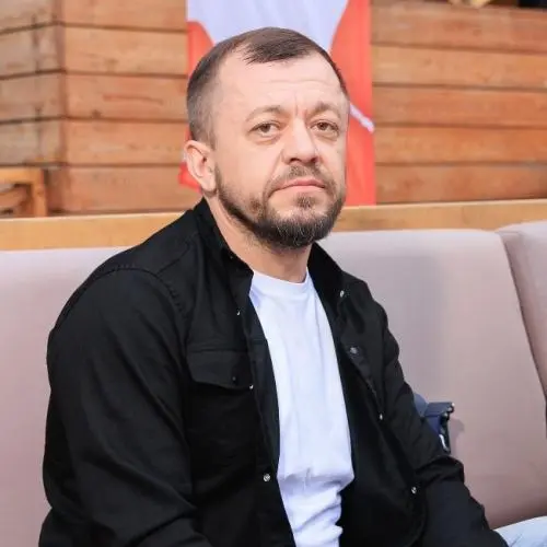 Александр Мирошниченко