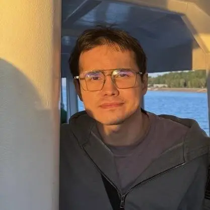 Денис Манешев