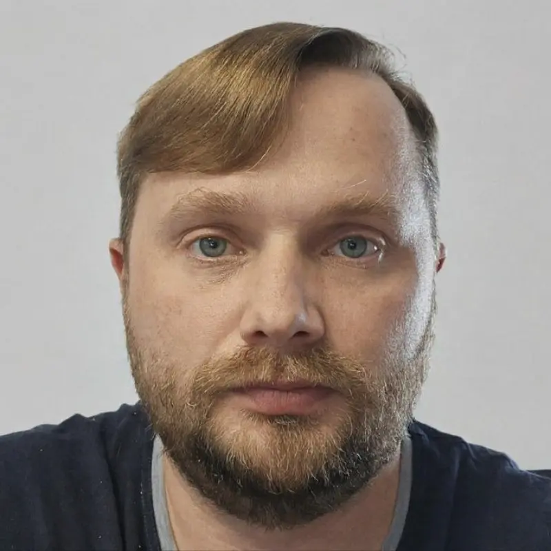Денис Кожухов
