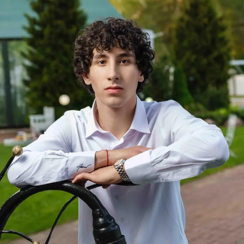 Василий Шарапов