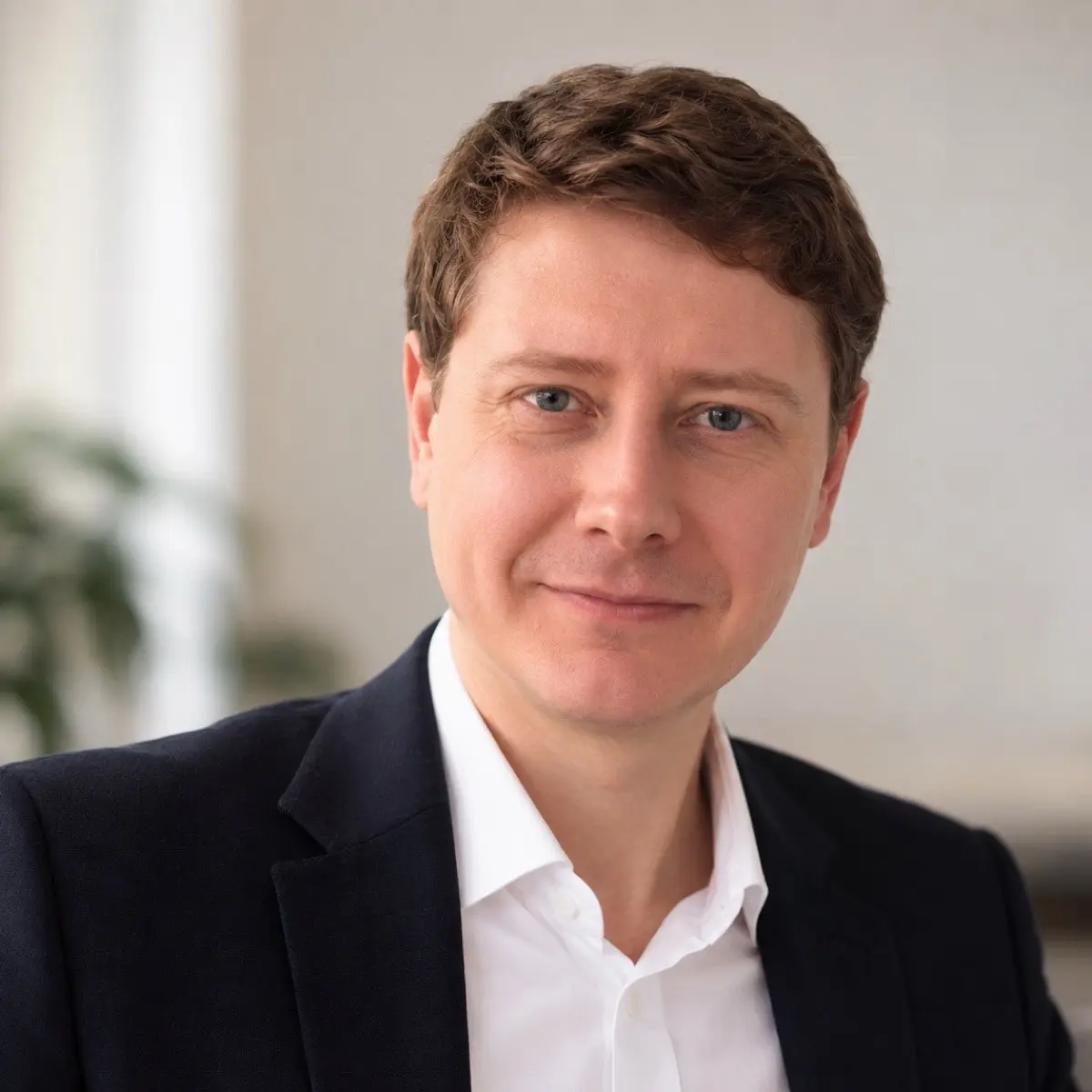 Александр Дементьев