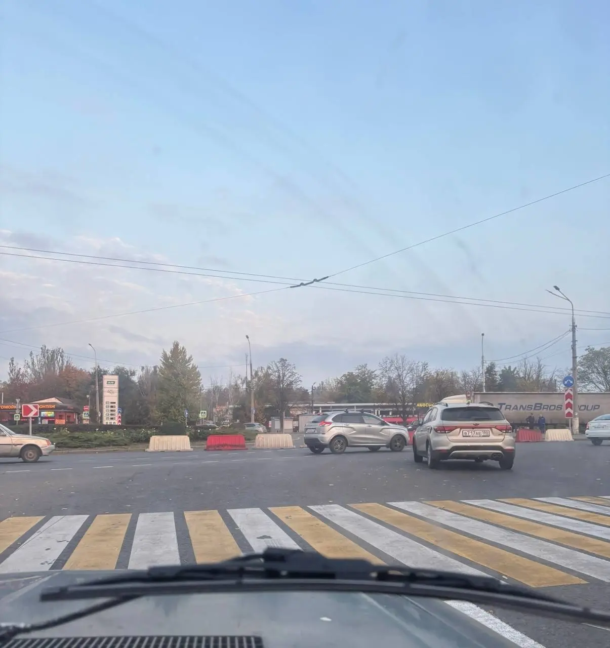 Немного комментариев по Мотелю :
🚘 да, пишут, что убрали блоки)
судя по пробке на Горностаевской в сторону Мотеля, эксперимент "удался"
Удивительно, что это было очевидно для всех, кроме реорганизатор... | Сетка — социальная сеть от hh.ru