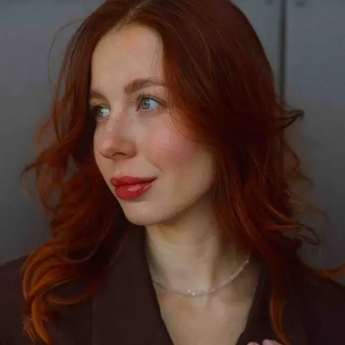 Олеся Власенко