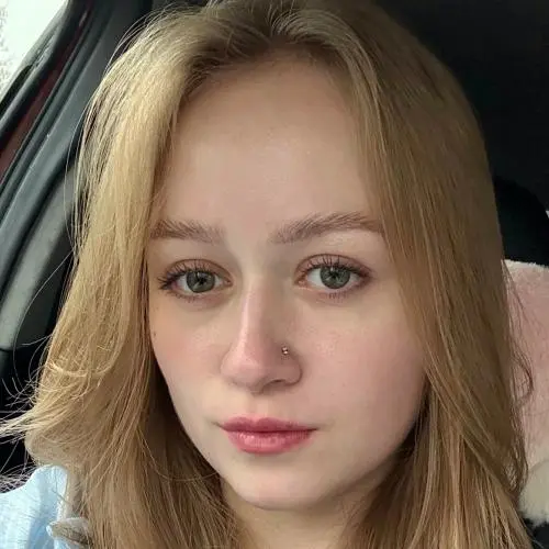 Анна Зотова