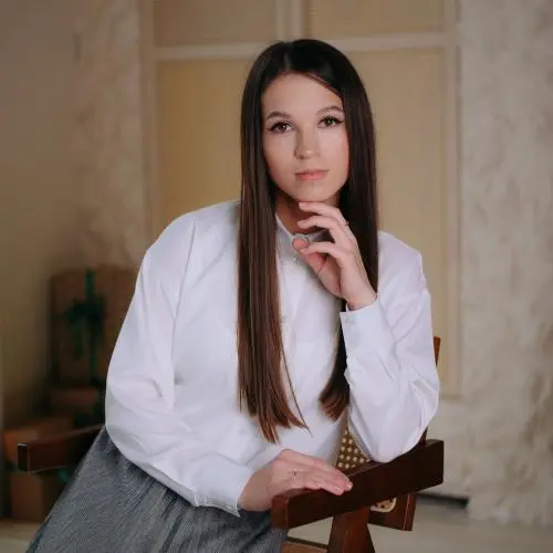 Алена Мельникова