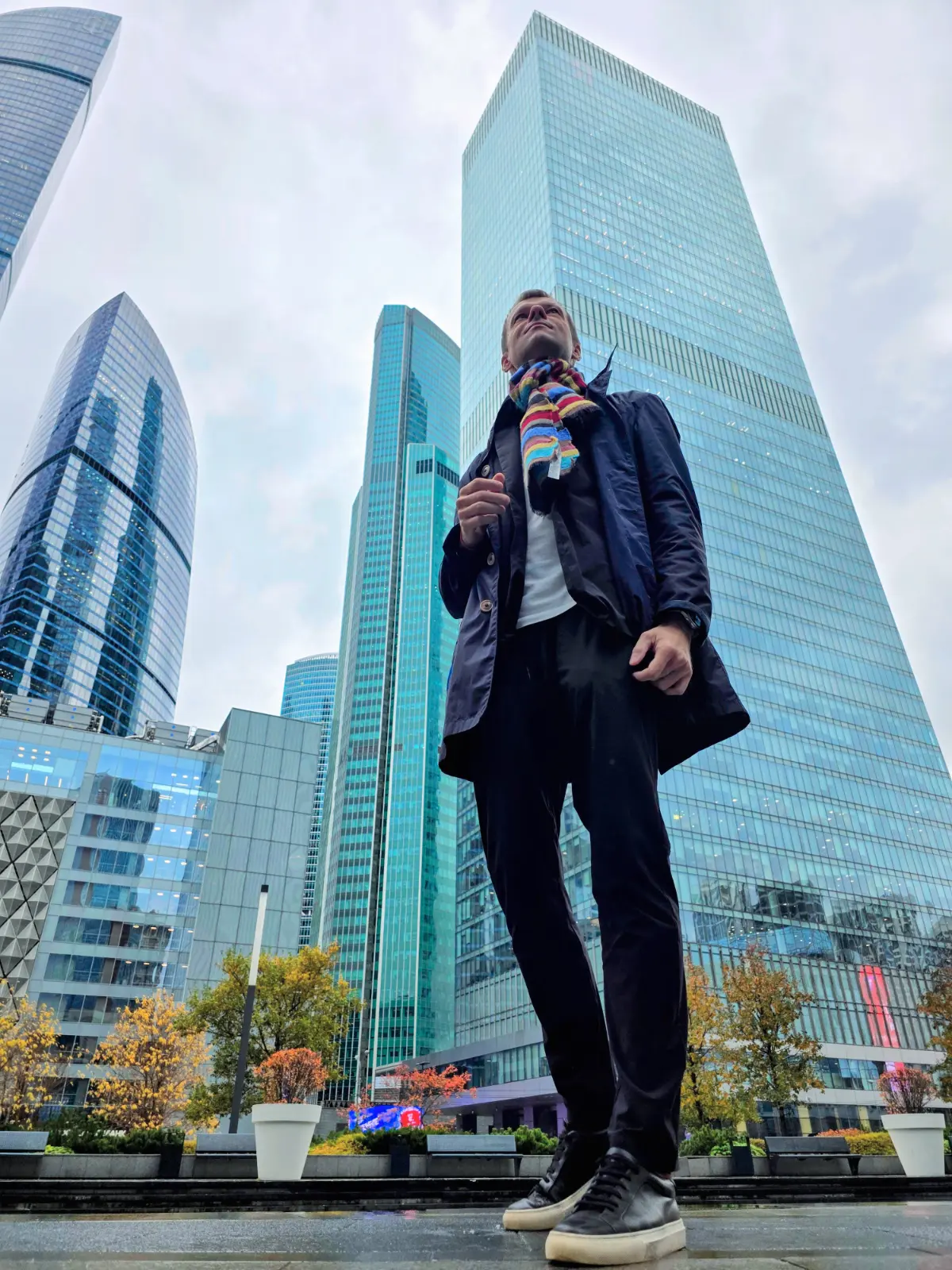 Пока в Москве промозгло, брррр – самое время помечтать о наступлении тепла ☀️
А его как раз обещают к пятнице: +18, бабье лето, все такое 🍁
Верим, надеемся, ждем 🤝
#ПростоФото в 11:11 | Сетка — социальная сеть от hh.ru