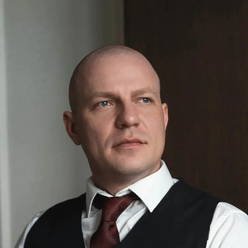 Николай Лазарев