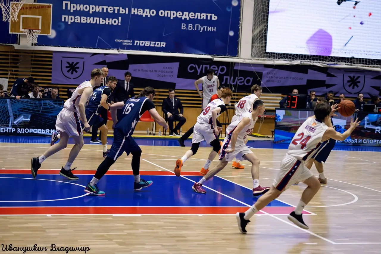 🏀 Первый баскетбол — первый фоторепортаж!
12 октября впервые сходил на баскетбол в Барнауле — и, конечно, взял с собой камеру | Сетка — социальная сеть от hh.ru