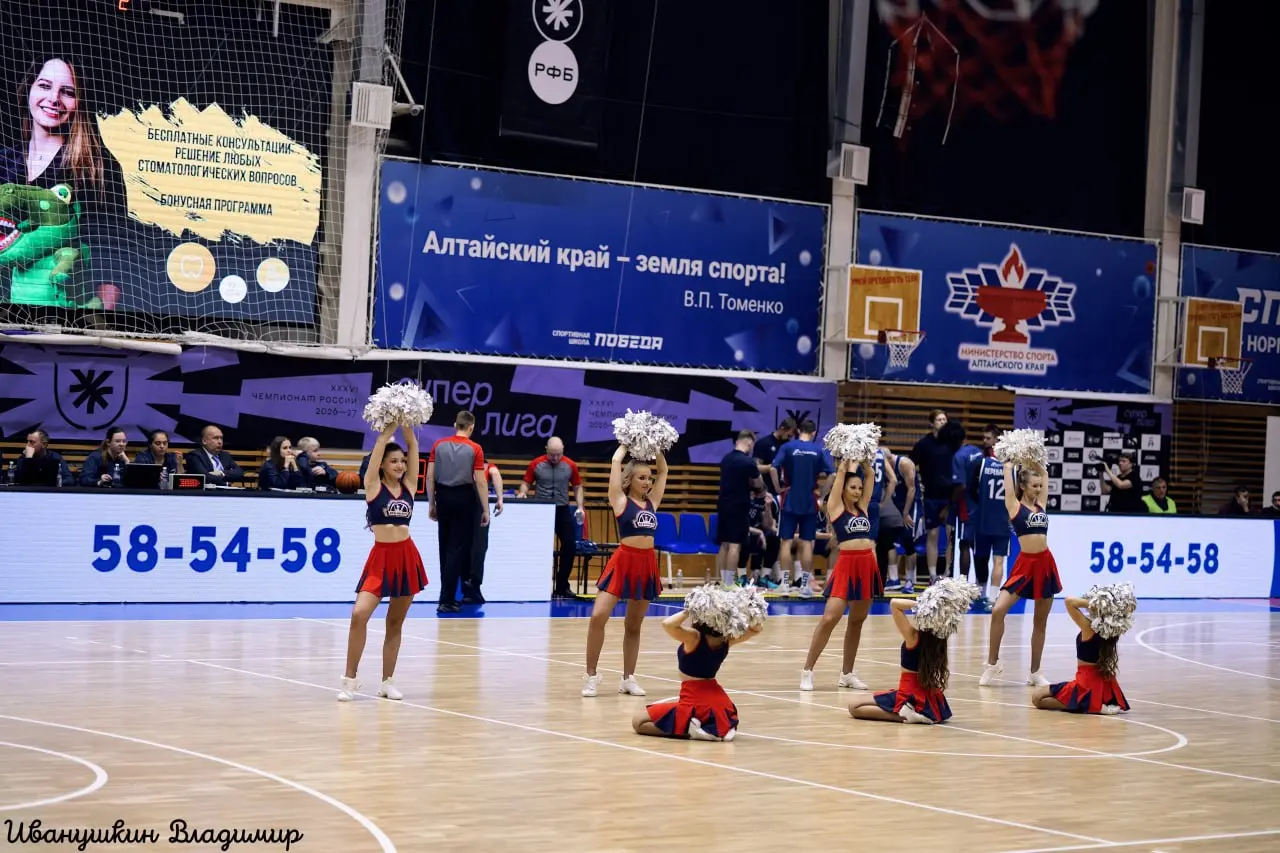 🏀 Первый баскетбол — первый фоторепортаж!
12 октября впервые сходил на баскетбол в Барнауле — и, конечно, взял с собой камеру | Сетка — социальная сеть от hh.ru