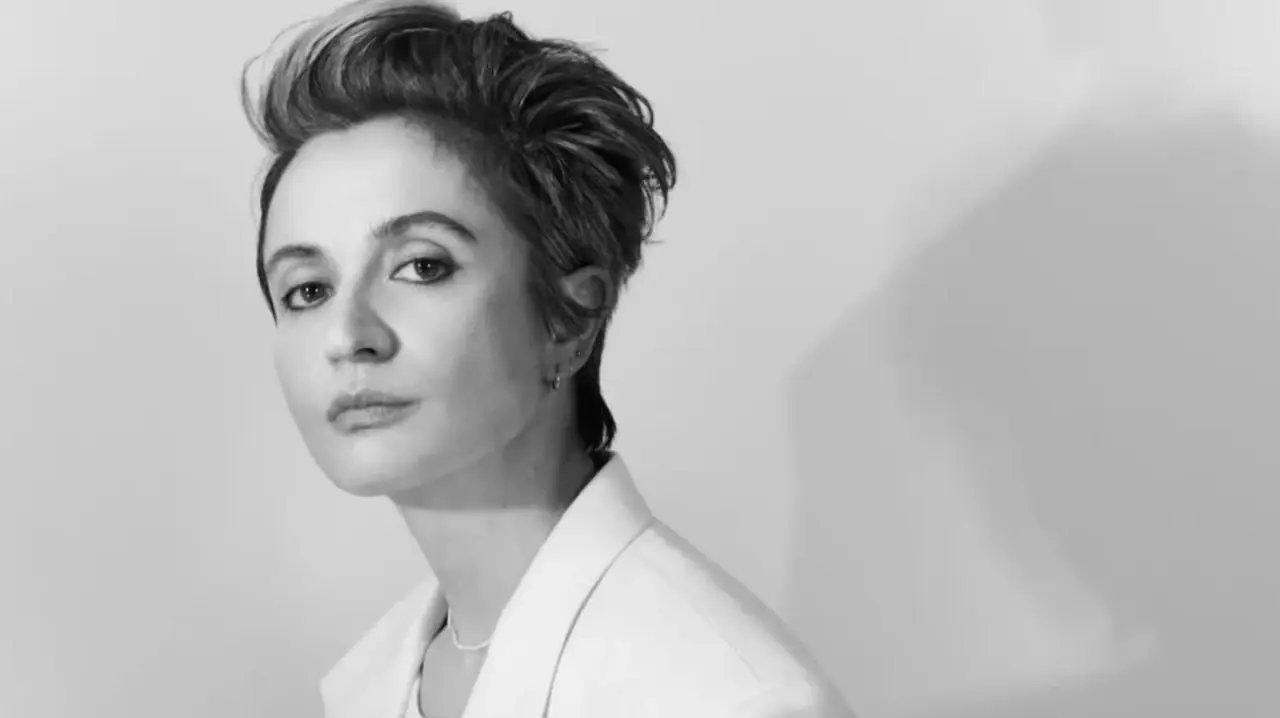 Вероника Леони покидает пост креативного директора Calvin Klein Collection, сообщает WWD. | Сетка — социальная сеть от hh.ru