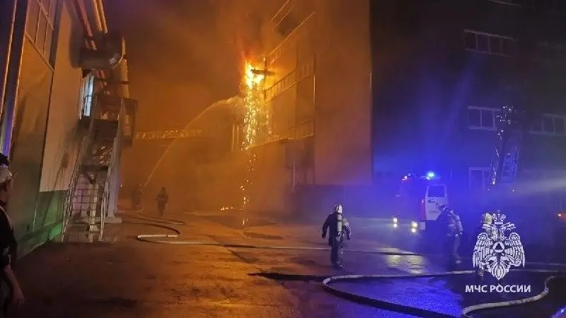 Пожар на заводе ОСП в Томске тушили до утра: выгорел цех 🚒🔥 | Сетка — социальная сеть от hh.ru