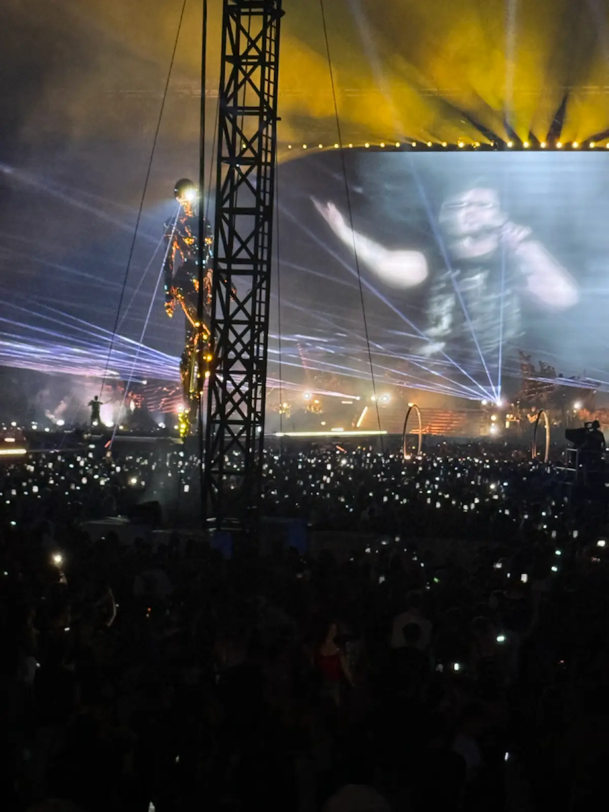 The Weeknd в Бангкоке: взгляд режиссёра из зрительного зала | Сетка — социальная сеть от hh.ru