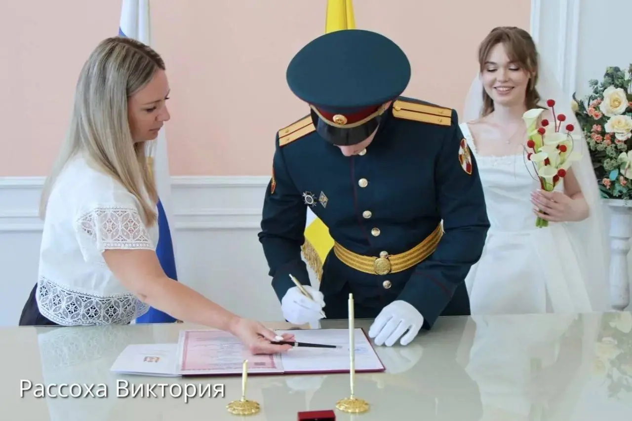 💍 На Ставрополье выбрали лучших ведущих свадебных церемоний
В крае прошёл конкурс «Лучший отдел ЗАГС» в номинации «Лучший ведущий торжественной церемонии бракосочетания» | Сетка — социальная сеть от hh.ru