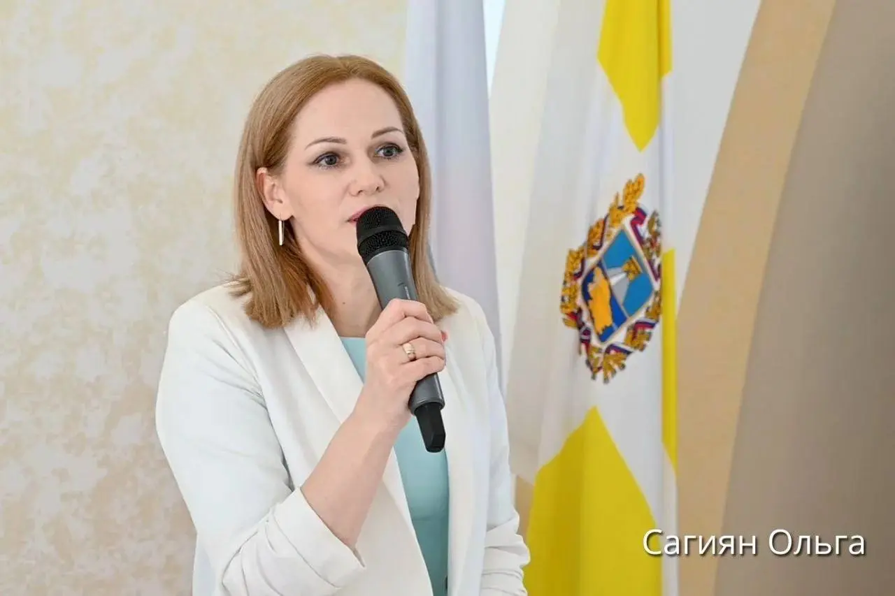 💍 На Ставрополье выбрали лучших ведущих свадебных церемоний
В крае прошёл конкурс «Лучший отдел ЗАГС» в номинации «Лучший ведущий торжественной церемонии бракосочетания» | Сетка — социальная сеть от hh.ru