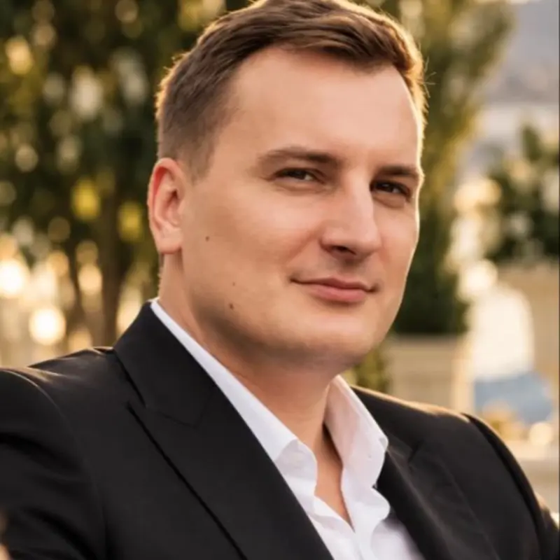 Максим Исаков