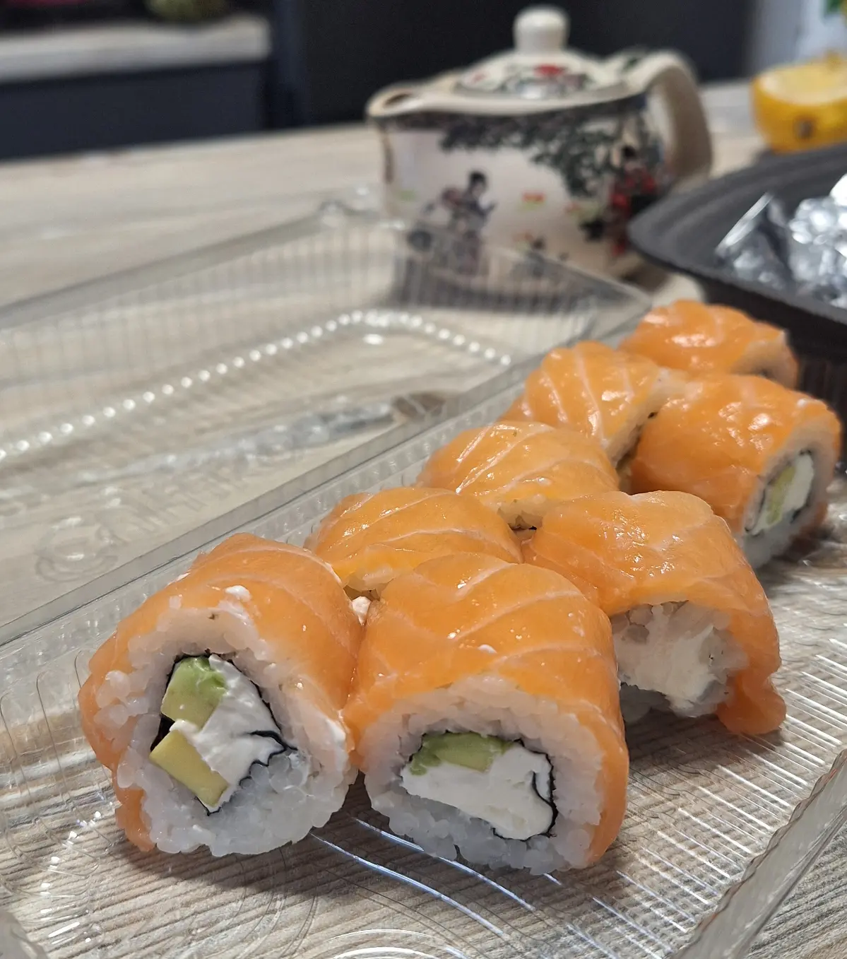 С пятничкой, товарищи!🥢🍣☕️ | Сетка — социальная сеть от hh.ru
