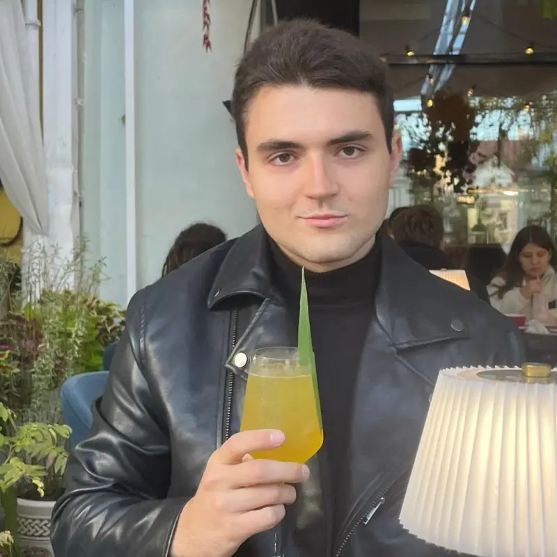 Иван Шустов