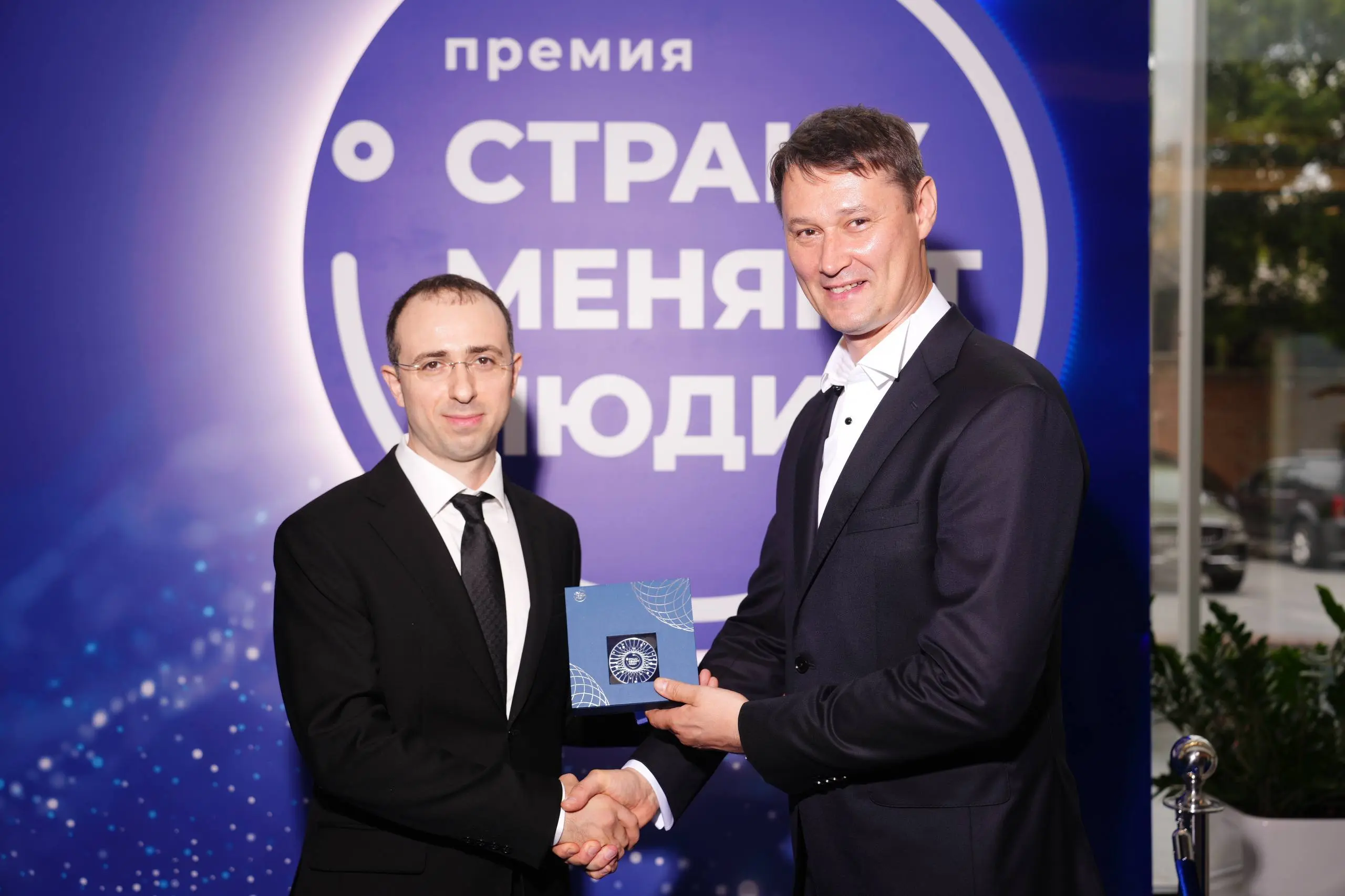 🎯 В июле 2025 года я стал лауреатом национальной премии «Страну меняют люди» в категории «Развитие искусственного интеллекта» | Сетка — социальная сеть от hh.ru