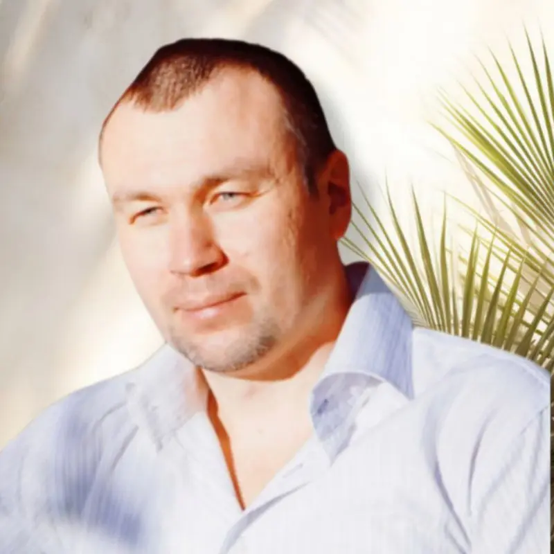 Сергей Манухов