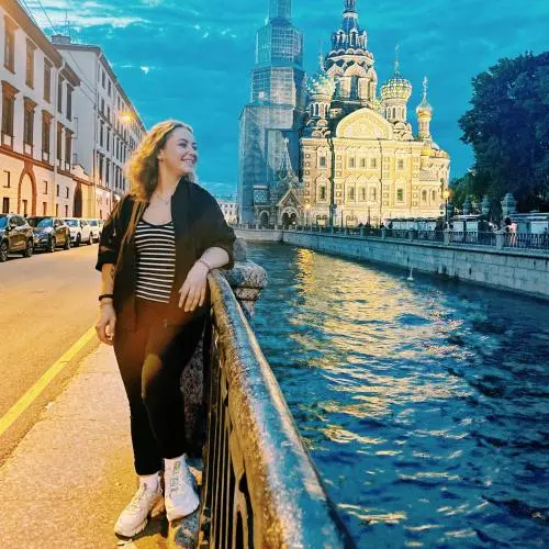 Алиса Власова