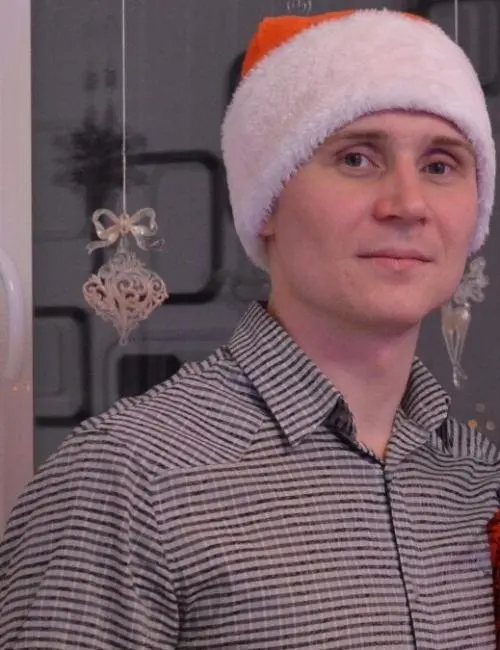 Дмитрий Холев