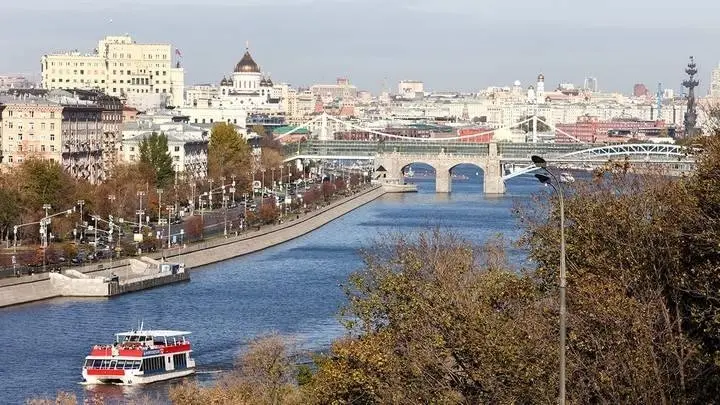 Москва встречает финальное тепло осени: синоптики назвали да | Сетка — социальная сеть от hh.ru