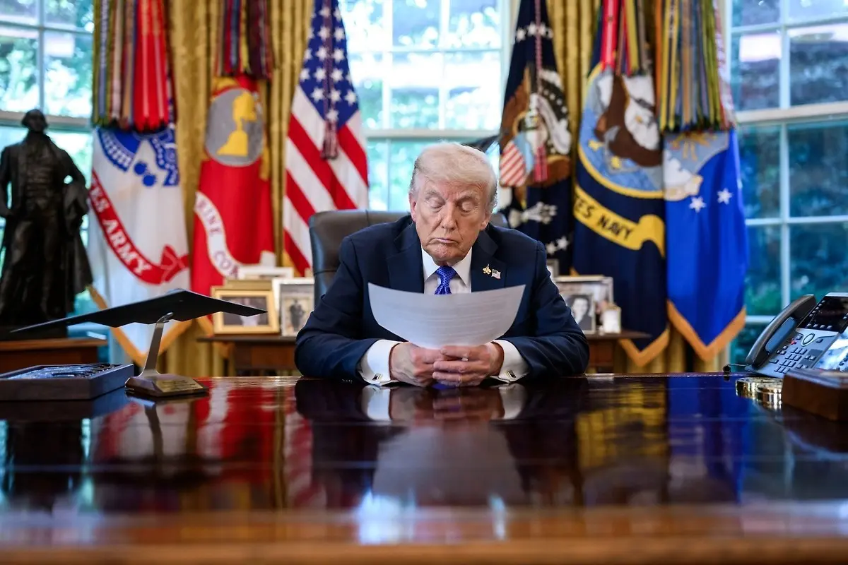 Трамп поставил на паузу новые санкции против России 🏛️⚡ | Сетка — социальная сеть от hh.ru