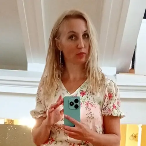 Анна Сафонова