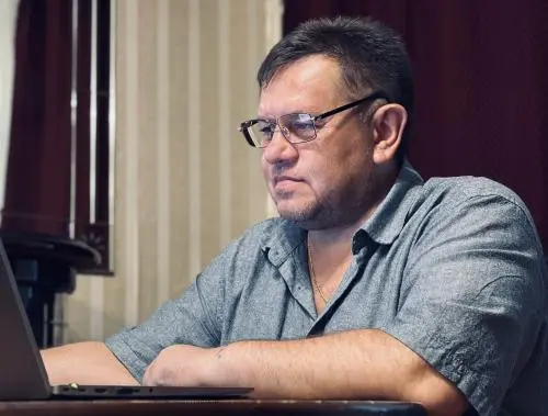 Олег Винокуров