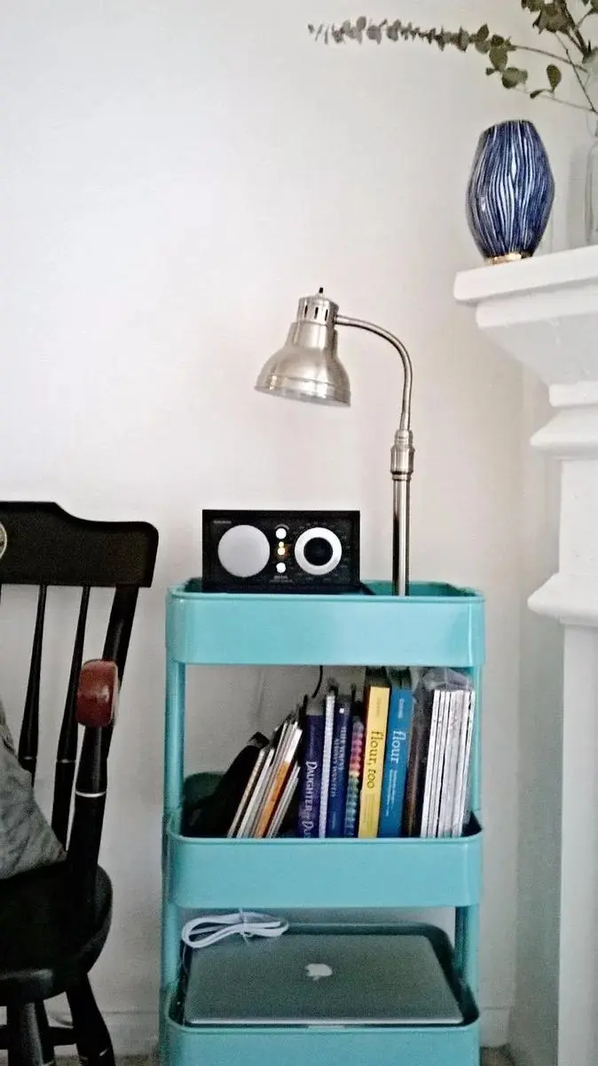 Радиоприёмник Tivoli Audio Model One BT | Designer: Henry Kloss
Глядя на него, хочется снова слушать радио — и выбирать станцию поворотом большой ручки | Сетка — социальная сеть от hh.ru