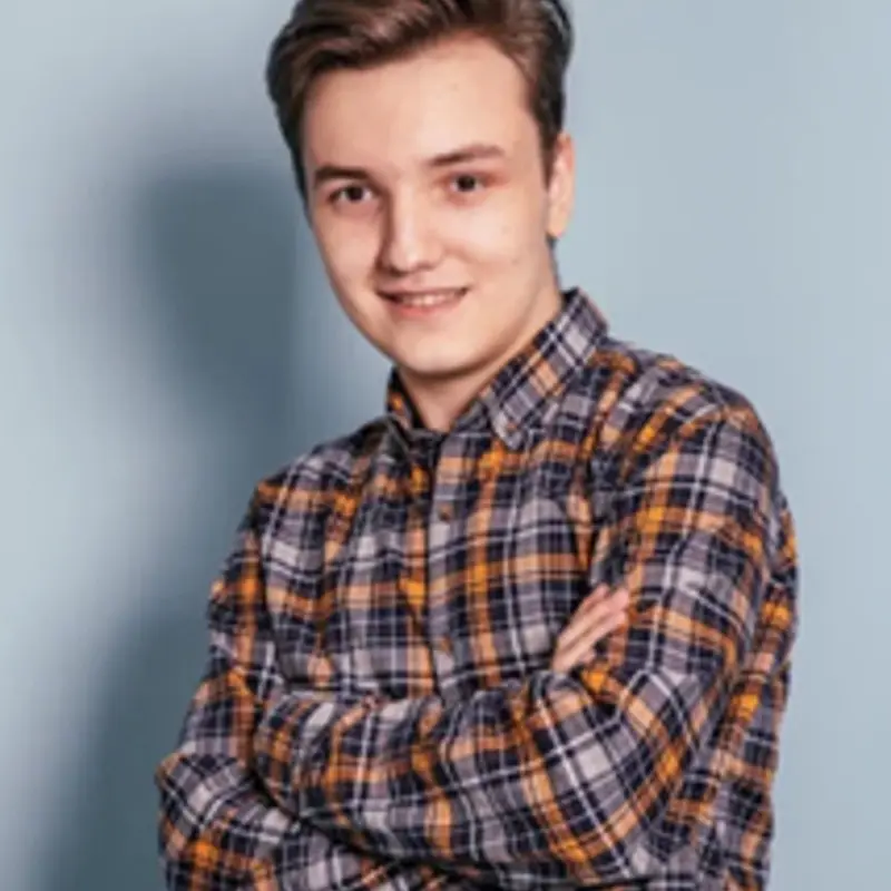 Максим Яковлев