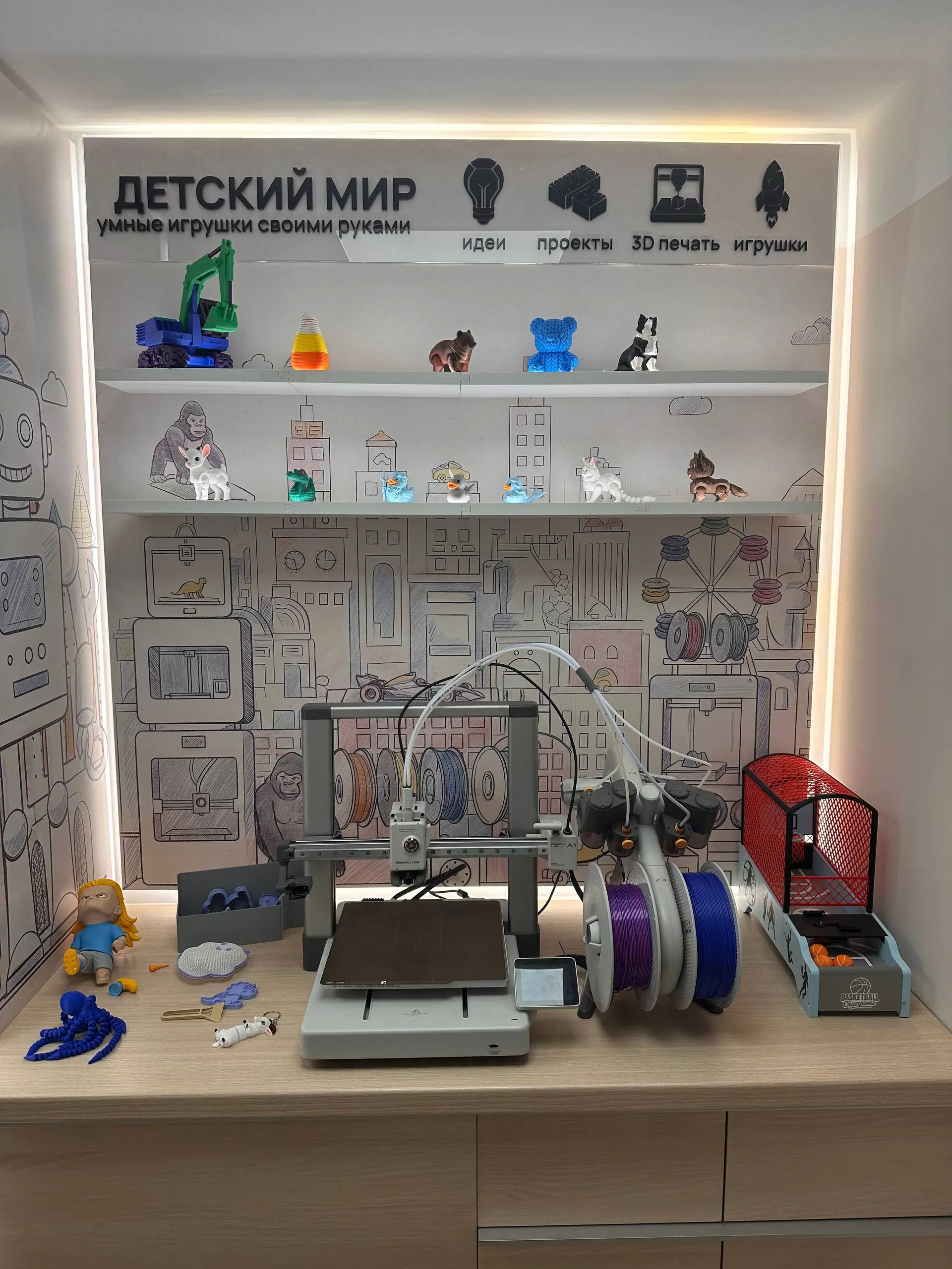 Сегодня побывал в интересном месте — на 1-й Тверской-Ямской улице. Производитель 3D-принтеров открыл там магазин, мастерскую и демо-зону, где представлены различные модели принтеров | Сетка — социальная сеть от hh.ru